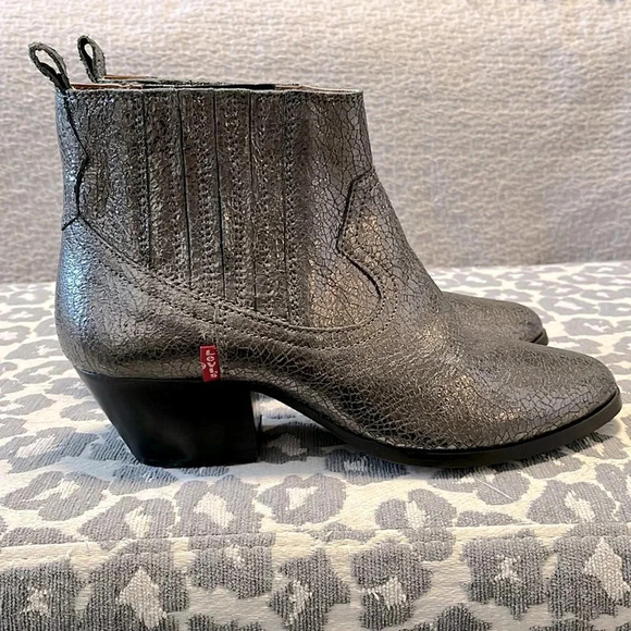 NWOT LEVIS Metallic Leather Western Cowboy Boot, Size 8.5 - Picture 1 of 10
